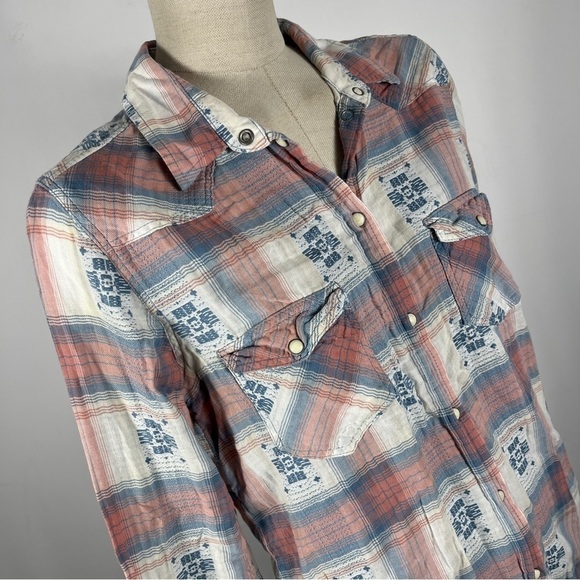 AE  vintage boyfriend shirt Aztec M - Picture 2 of 8